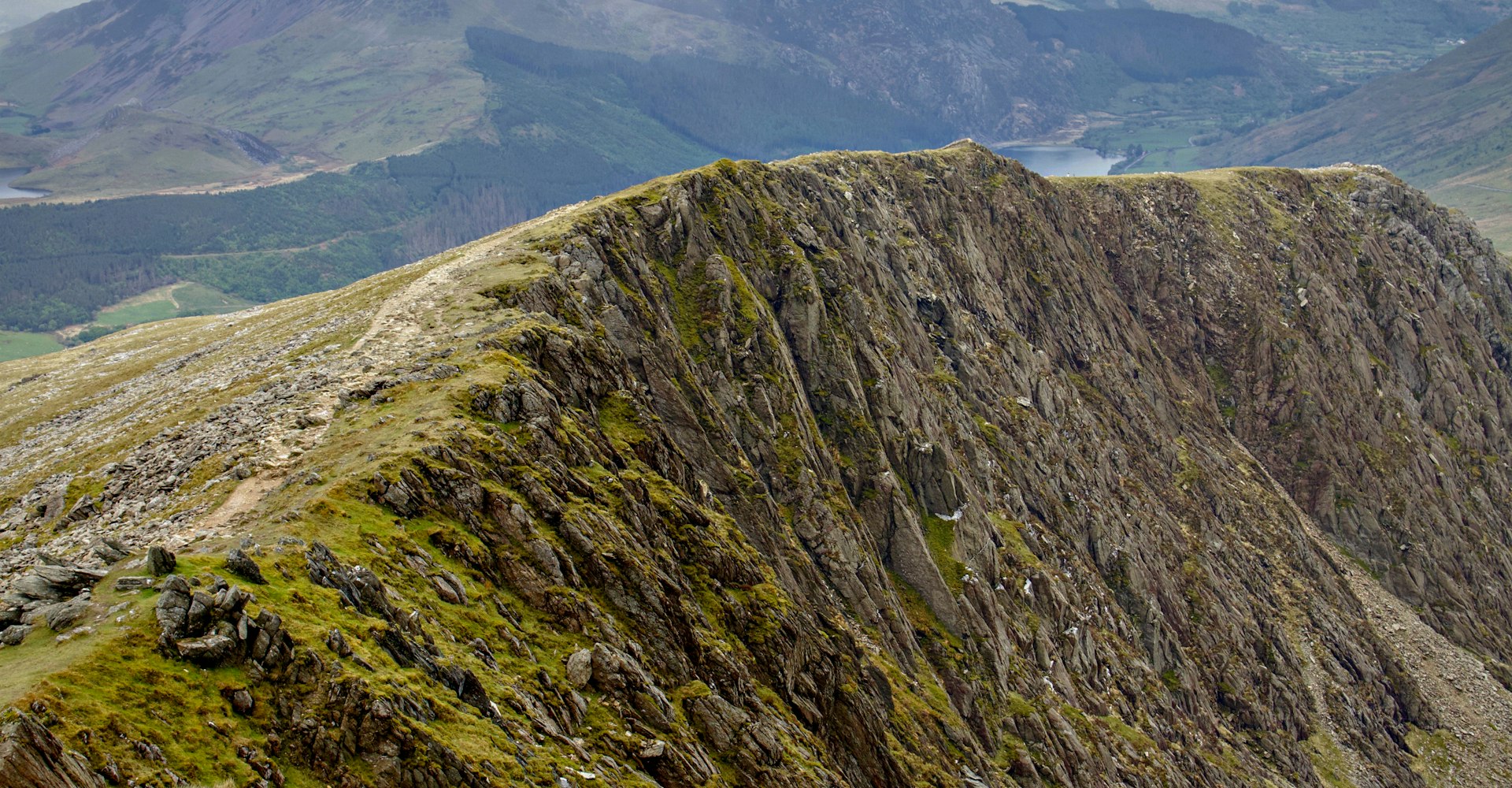 Mountain trail in Eryri (Snowdonia), North Wales
